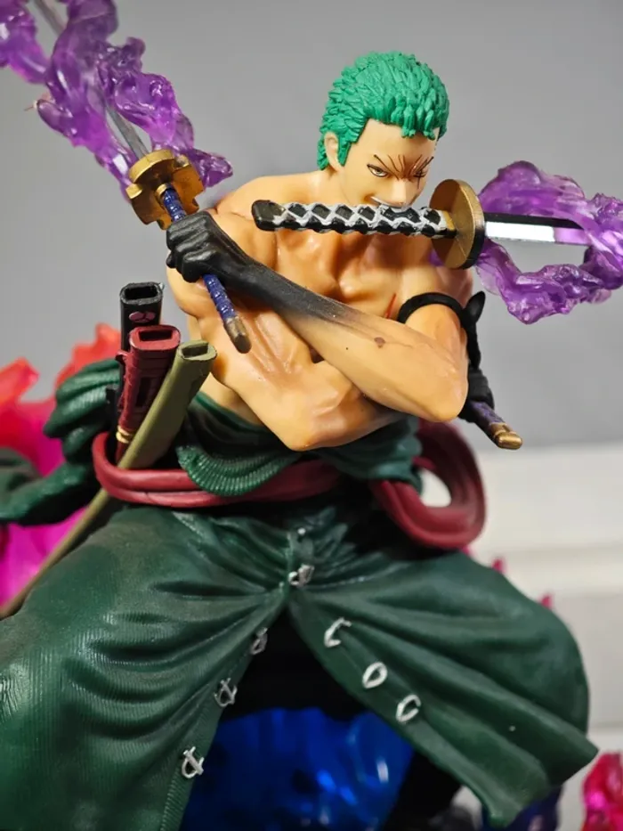 Figurine One Piece : Zorro 28cm neuve sans boîte - photo numéro 3