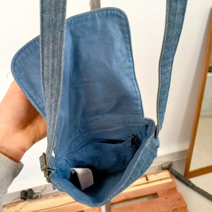 Sac bandoulière en jean bleu brodé de fleurs roses et rouges S031 - photo numéro 4