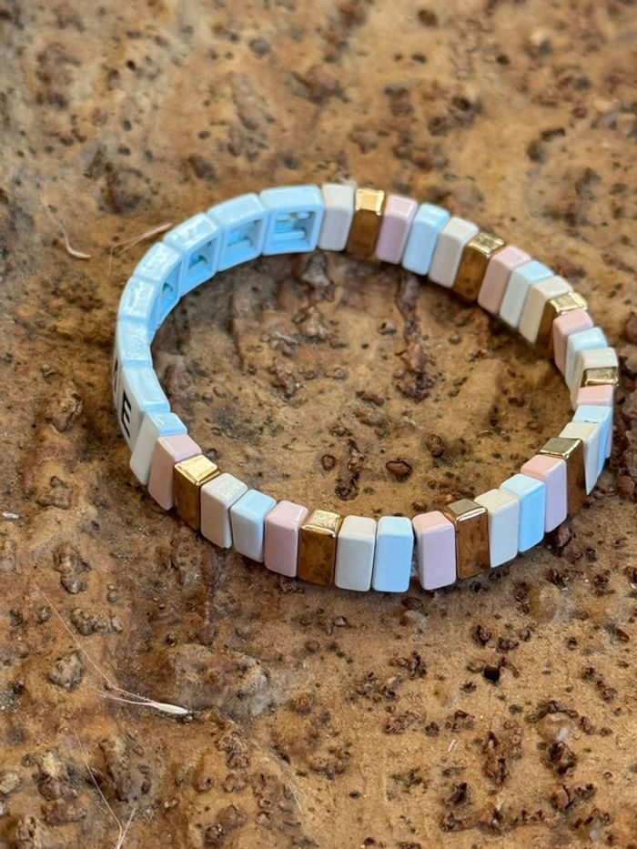 Bracelet élastique perles carrées or blanches roses je t’aime Mile Mila - photo numéro 3