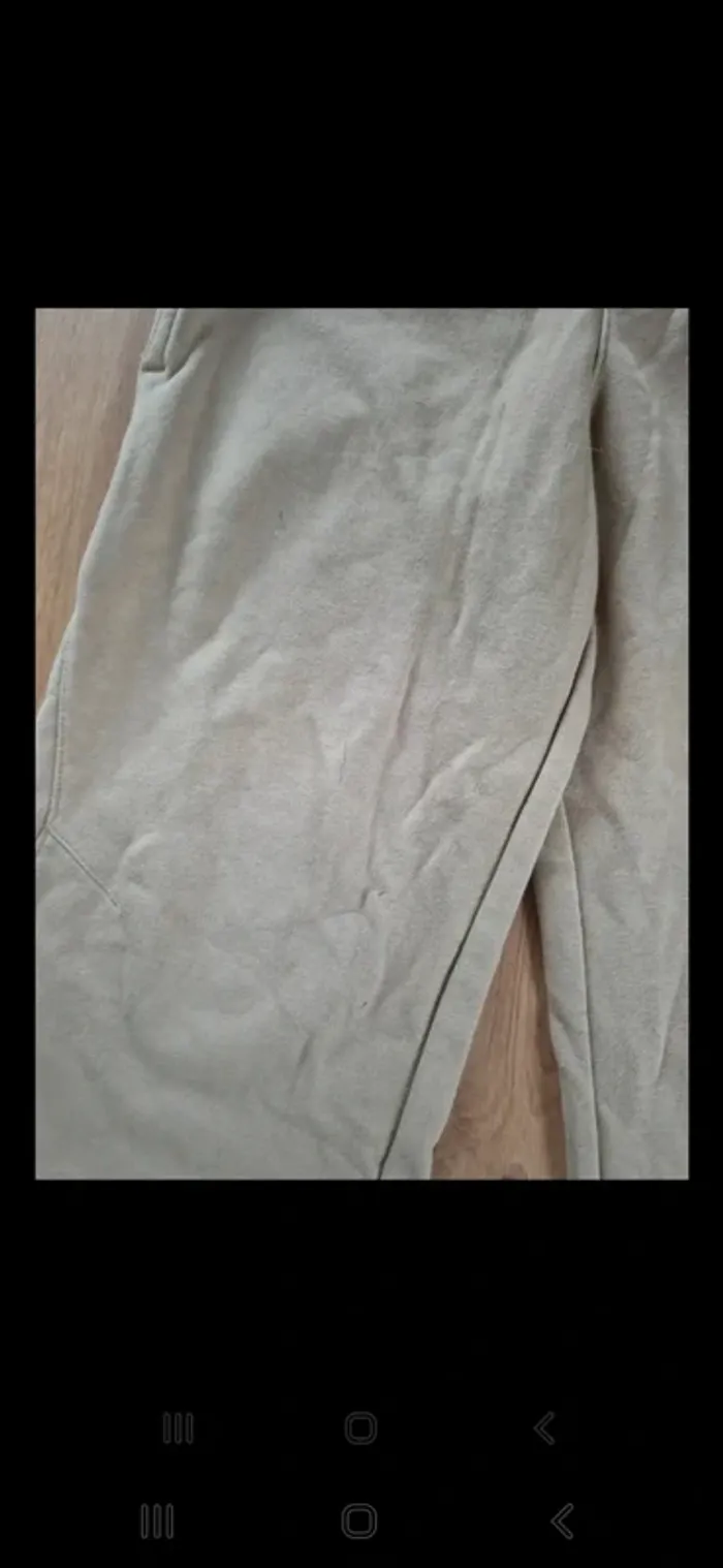 Jogging Nike vintage 7 ans , 2 tache crayon et petite tache - photo numéro 4