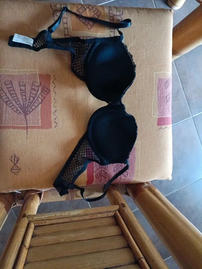 Soutien-gorge - photo numéro 2