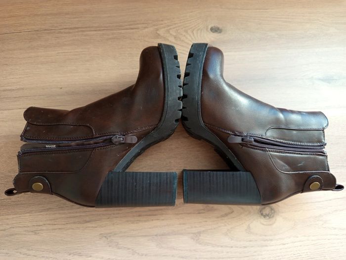 Paire de bottines à talons marron pointure 36 - photo numéro 3