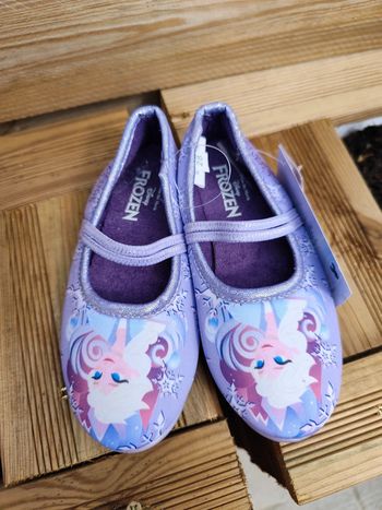 Chaussons reine des neiges.taille 28