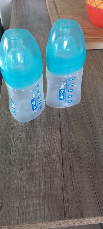 2 biberons Dodie tetine taille 1 et 2