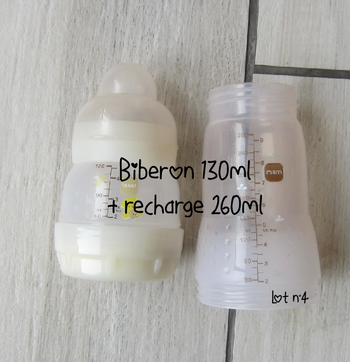 Biberon de 130 Ml + 1 recharge de 260 Ml.