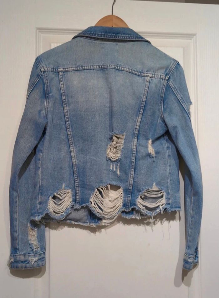 Veste en jean déchiré taille S - photo numéro 3