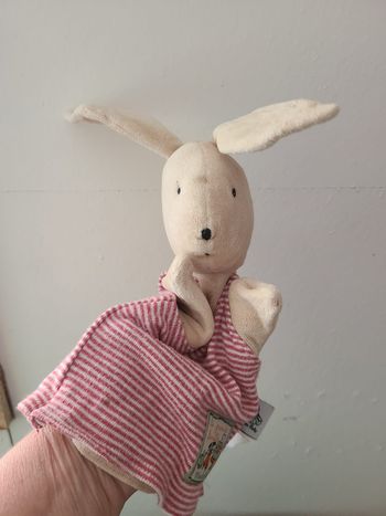 Doudou marionnette lapin Sylvain MOULIN ROTY La Grande Famille