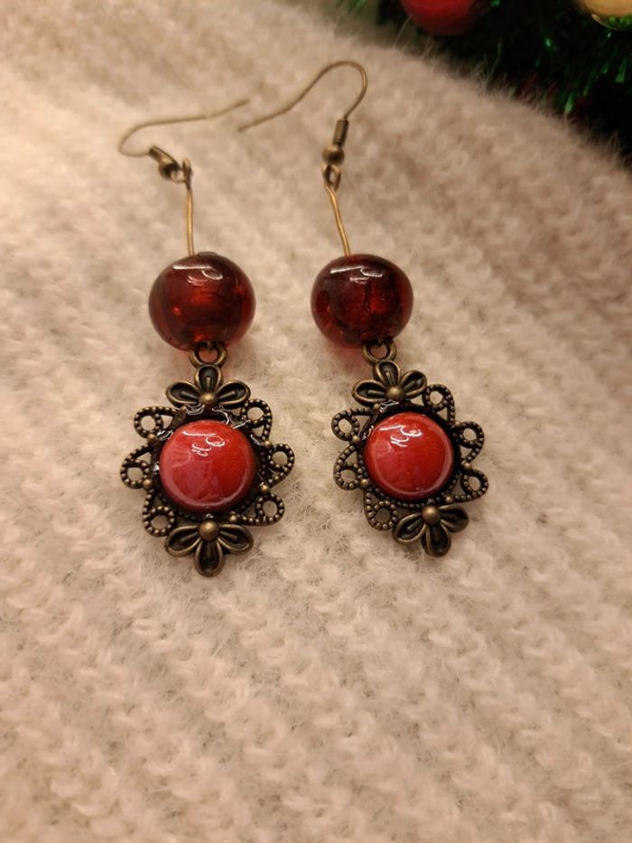 Boucles d'oreilles pendante rouge bronze - photo numéro 5