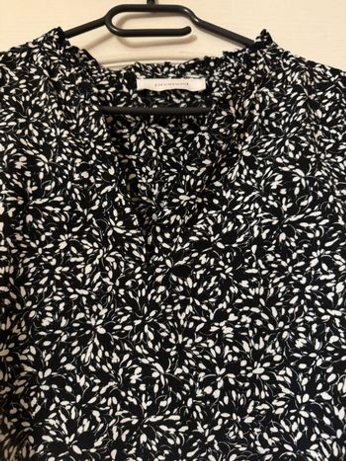 Blouse/ teeshirt PROMOD noir et blanc - photo numéro 1