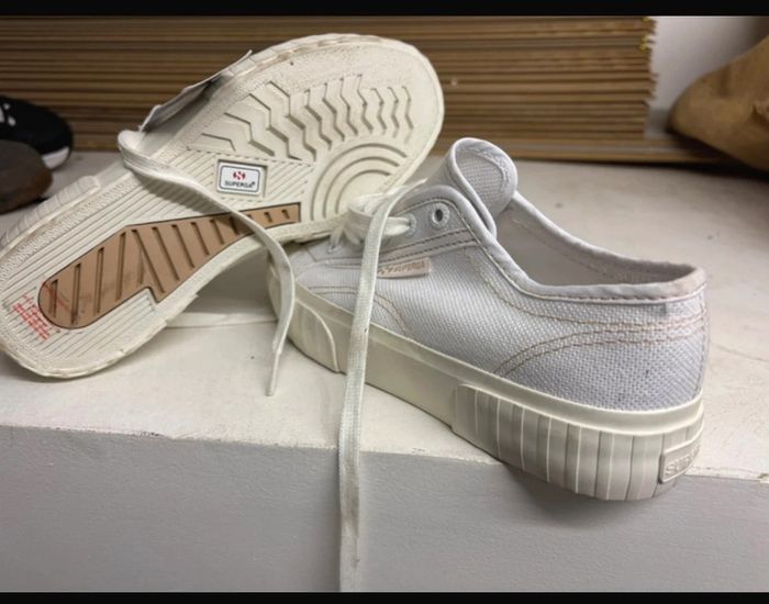 Baskets Superga 2630 Stripe – Taille 36 – Blanc & Beige neuve - photo numéro 3
