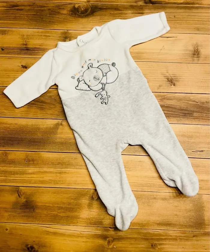 Pyjama en velours blanc et gris 3 mois