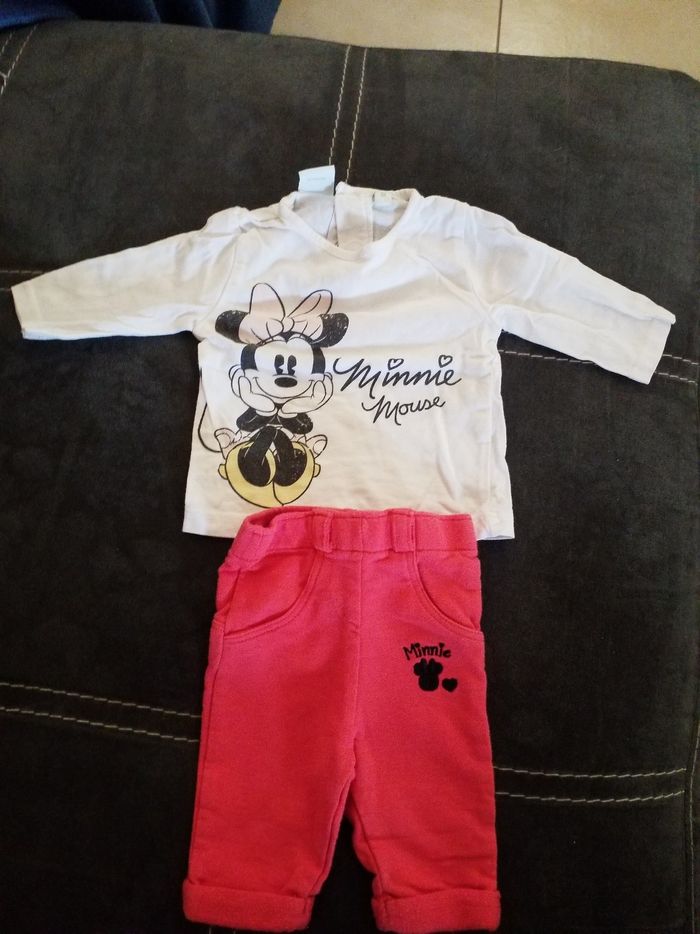 Lot: ensemble Mini + 1 haut pyjama et 1 haut Mini 1 mois