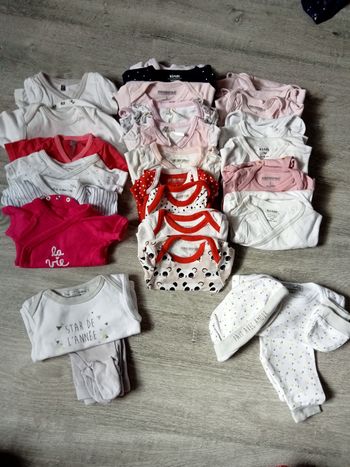 Lot fille 1 mois