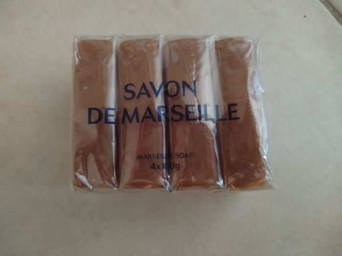 Lot de deux paquets de 8 savons de Marseille  8x100gr neufs - photo numéro 3