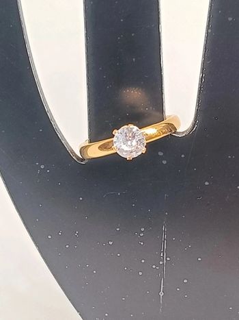 Bague solitaire dorée