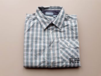 Joli chemise à carreaux