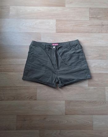 Short kaki 16 ans /XS