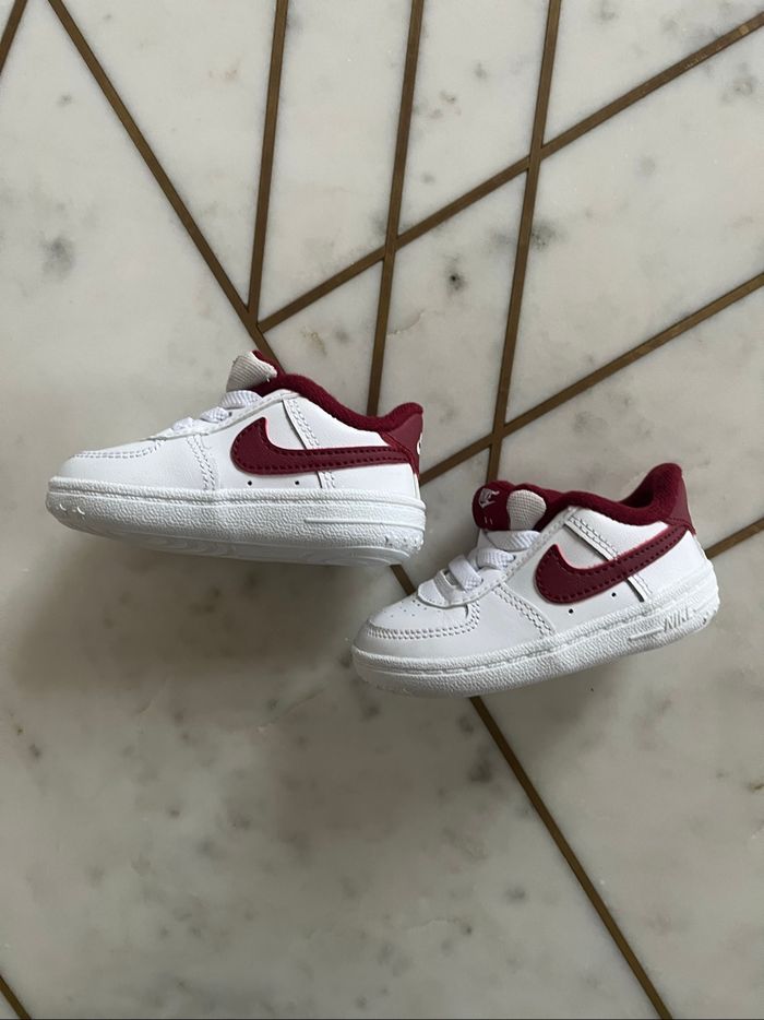 Chaussures Nike bébé air force taille 18.5 - photo numéro 2
