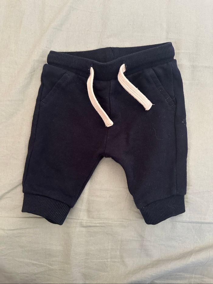 Lot pantalons 1 mois - photo numéro 3