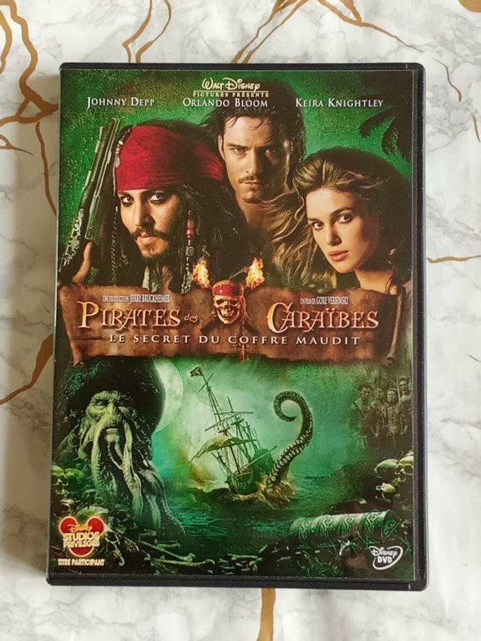 Dvd pirates des caraibes le secret du coffre maudit