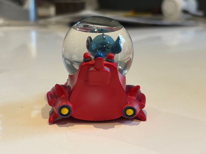 Snowglobe stitch dans son vaisseau - photo numéro 3