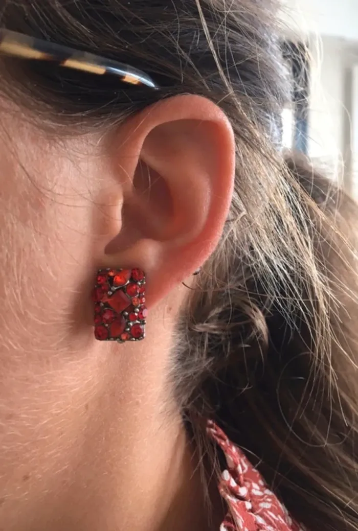 Boucles d’oreilles rouges clip