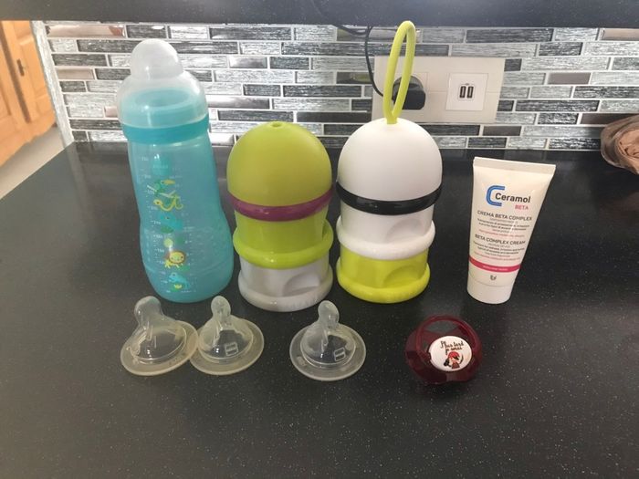 Boîte Doseuse lait BEABA + 1 biberon MAM