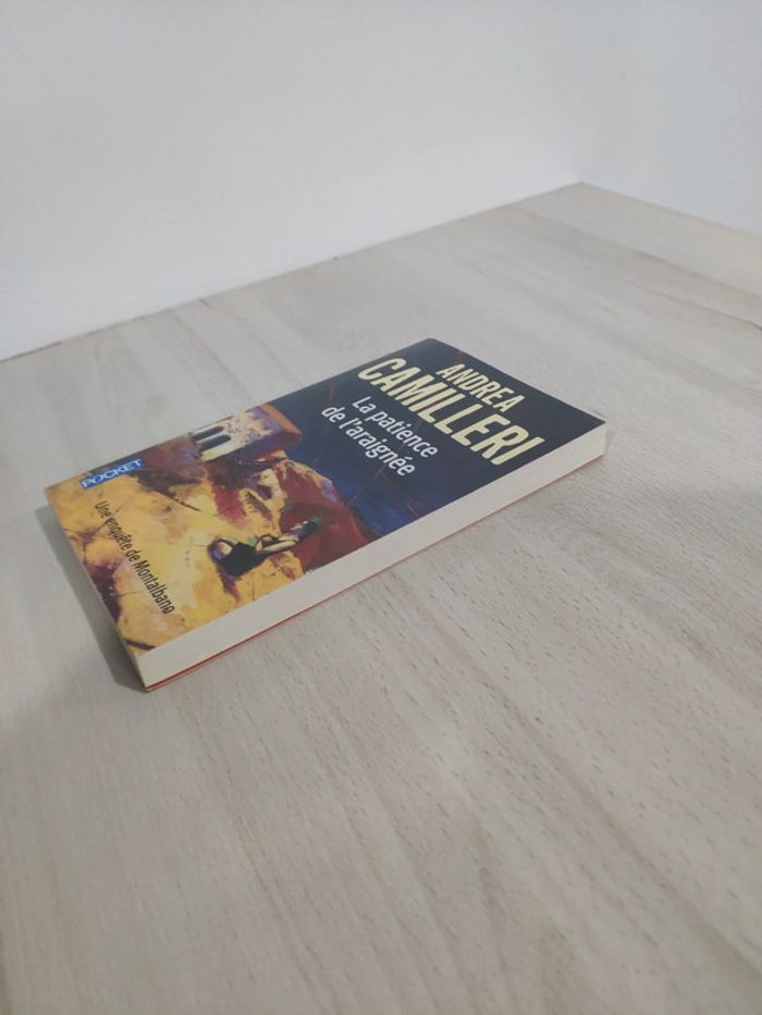 Livre poche policier la patience de l'araignée Camilleri enquête Montalbano - photo numéro 3