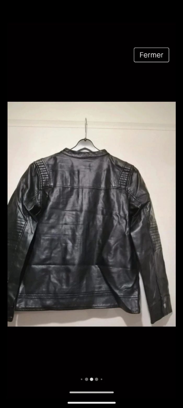 Beau blouson Kiabi en simili cuir noir. Taille 12 ans - photo numéro 3