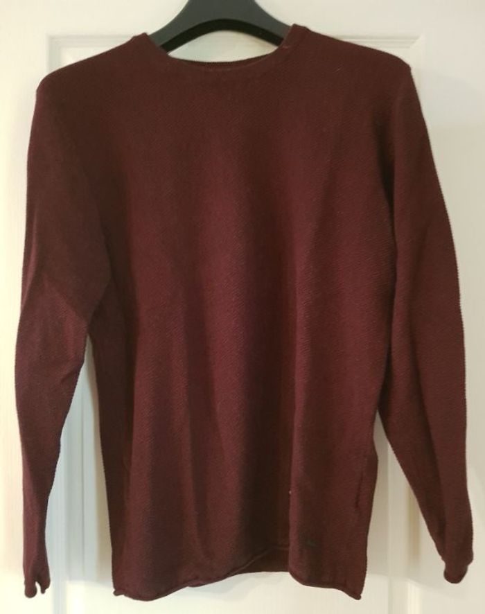 pull manches longues, chiné bordeaux. Taille XL