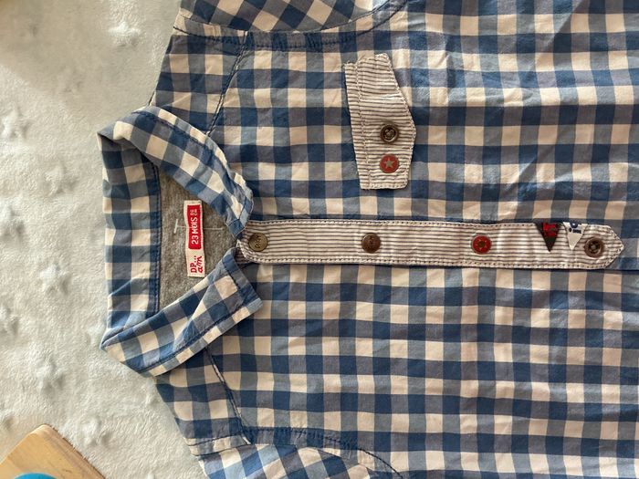 chemise manches courtes bleu et blanc inscription au dos boutons pressions 23 mois du pareil au même - photo numéro 5