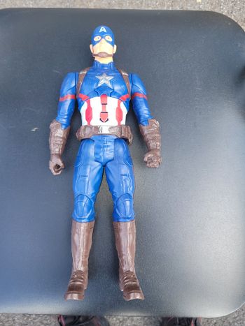 Figurine capitaine américa