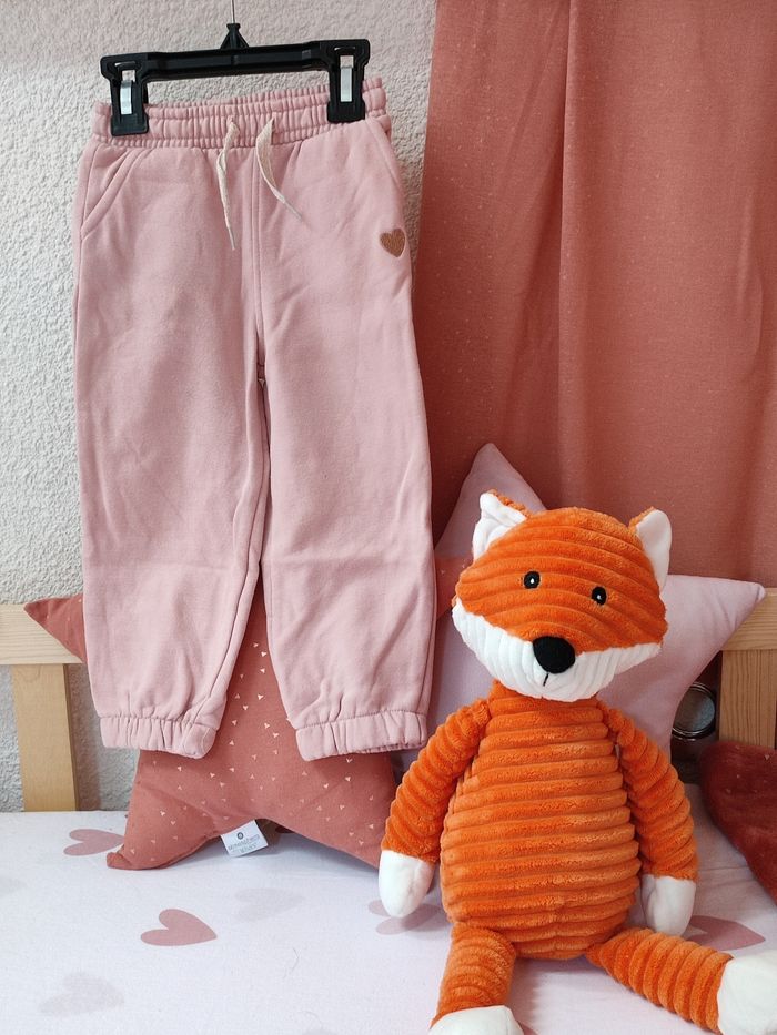 Pantalon jogging - Polaire à l'intérieur - Rose pâle avec cœur - 23 mois - Très bon état - Orchestra