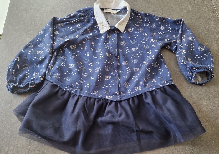 2 pantalons jeans 2 tuniques 4 ans tbe - photo numéro 3