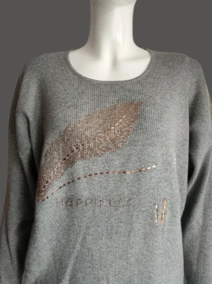 Pull gris plumes d'une valeur de 69.95€ - photo numéro 2