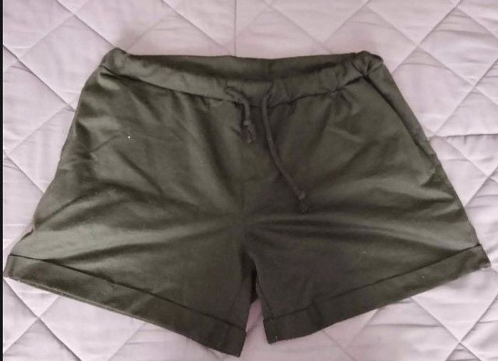 Short noir
