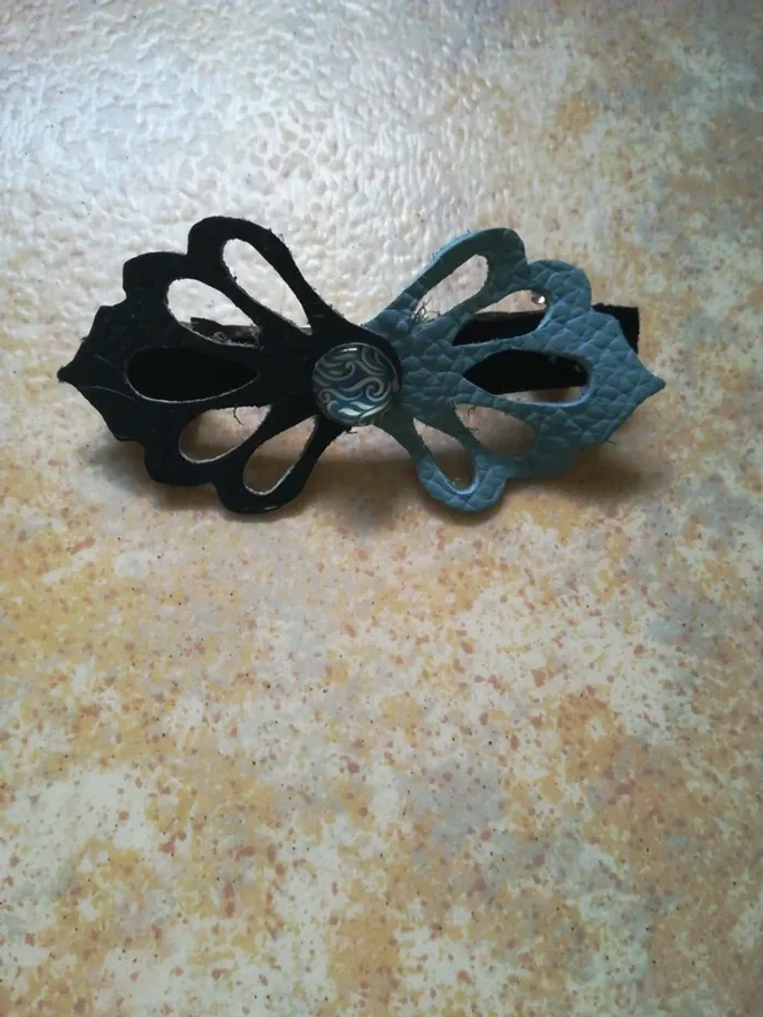 Jolie barrette artisanale.