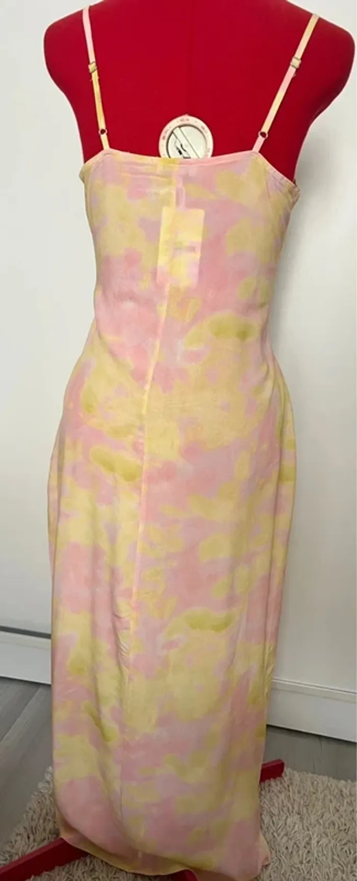 Robe midi à ouverture pastel jaune et rose Jennyfer - photo numéro 6