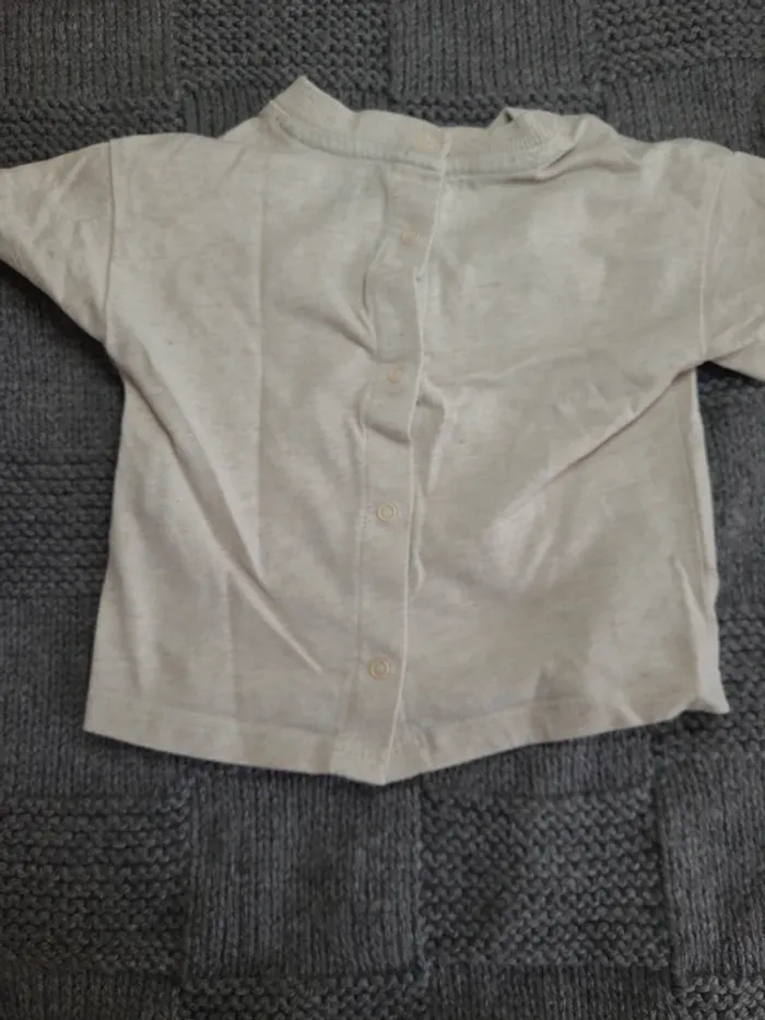 👶Tee-shirt taille 6mois-67cm👶 - photo numéro 2