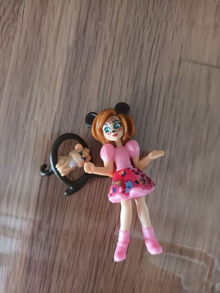 poupée enchantimals