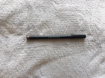 Crayon marron avec des nacres sephora