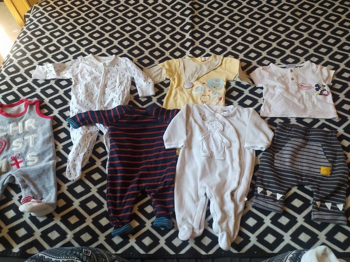 Lot de vêtements