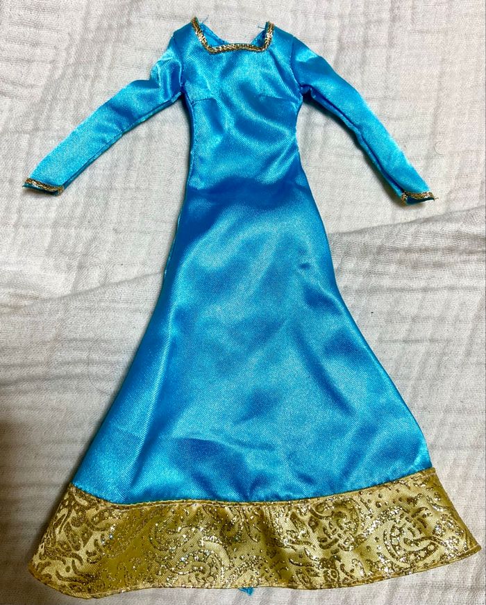 Robe bleu et doré pour Barbie bon état