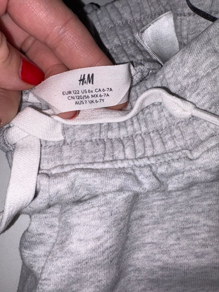 Ensemble de jogging gris H&M fille 6-7 ans - photo numéro 3