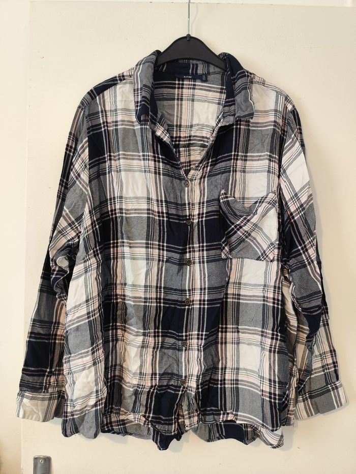Chemise à carreaux fluide Taille 54
Kiabi - photo numéro 1