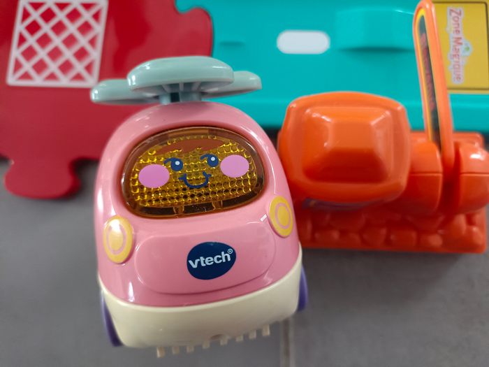 Mon Aéroport interactif Tut Tut bolides + hélicoptère de VTech - photo numéro 5