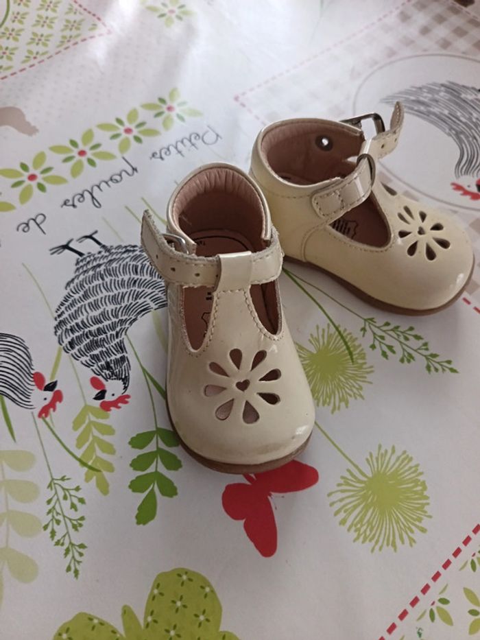Chaussure bébé taille 17 cuir gémo - photo numéro 2
