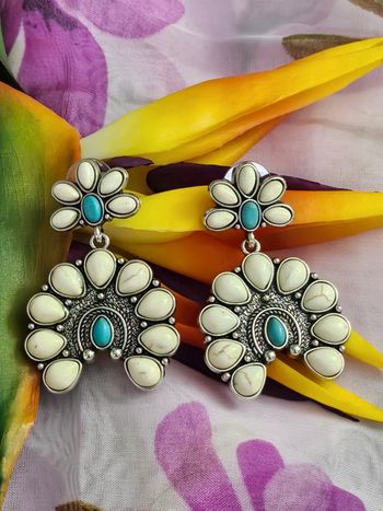 Boucles d oreilles avec pierres howlite et turquoise en acier inoxydable