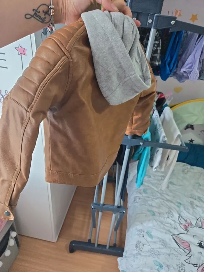 Veste en simili cuir garçon 5 ans - photo numéro 5