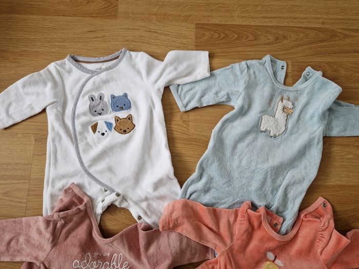 Lot 5 pyjamas velours 3 mois - photo numéro 2